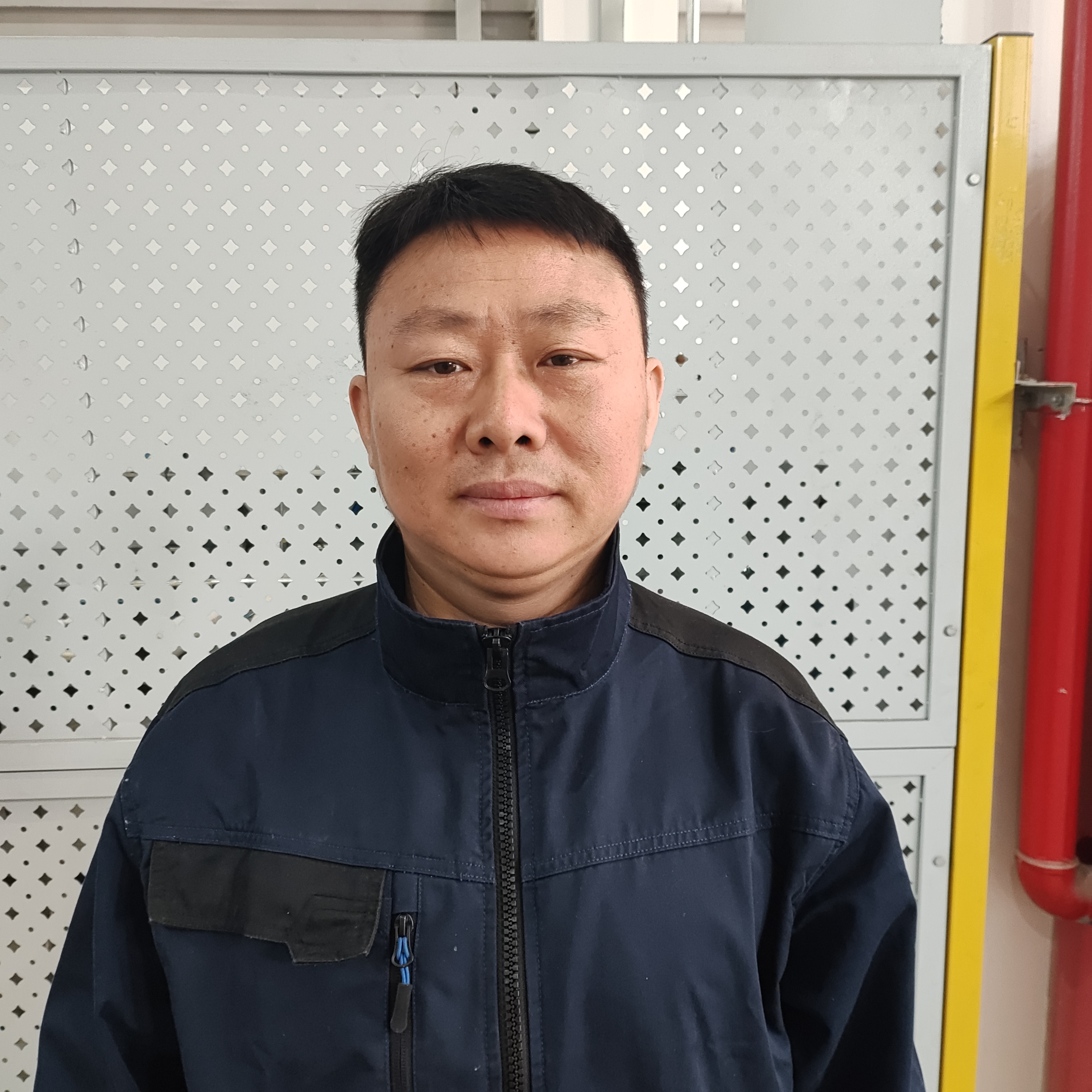 Yan - Senior Welder